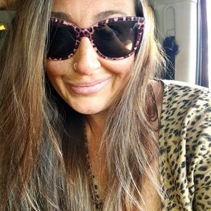 Meet your Posher, Elise